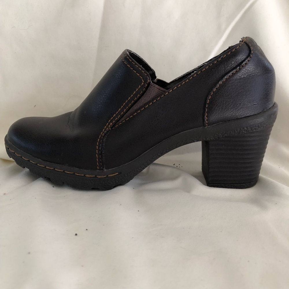 Merona Black Women's Heeled slip on shoe